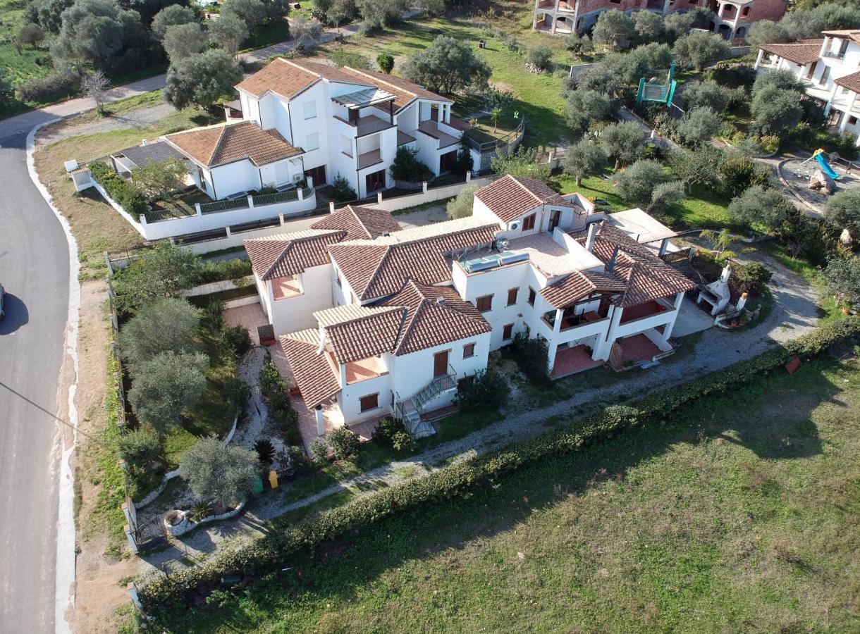 Appartamenti Torre Di Bari Bari Sardo Eksteriør bilde