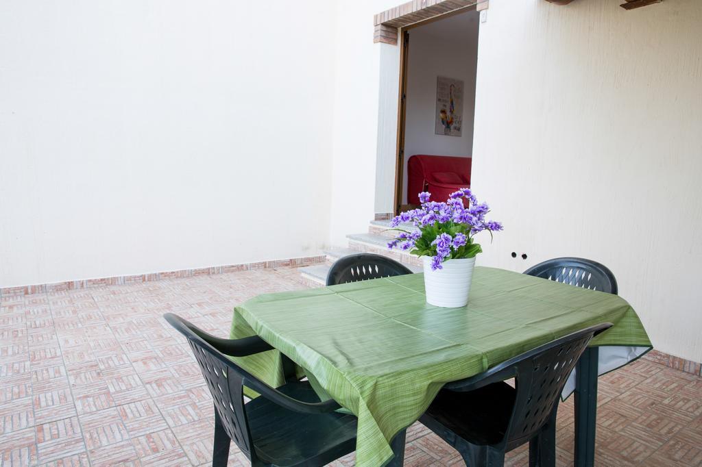 Appartamenti Torre Di Bari Bari Sardo Eksteriør bilde